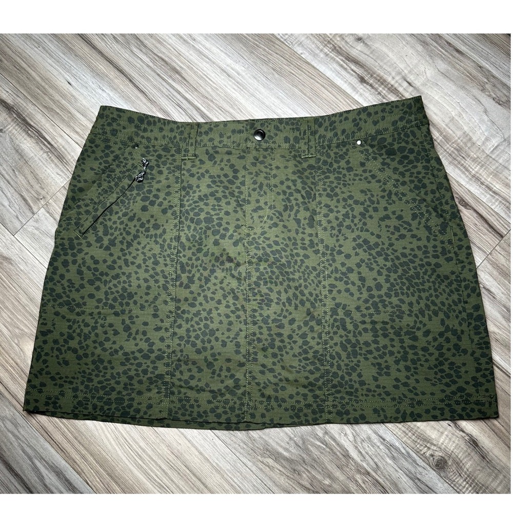 Title Nine Women 14 Skort Olive Green Leopard Print Ripstop Hiking TN-610915